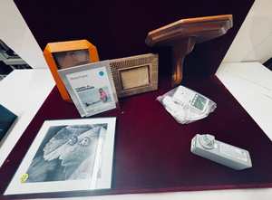 lot 1247 image: Photo Frames, Power Strip, Outlet Timer, Wooden Stand