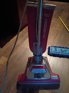 lot 1262 image: Sanitaire Heavy Duty Vacuum