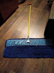 lot 1263 image: Uline Dust Mop with Replacement Mop Head