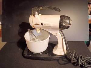 lot 3314 image: Vintage Sunbeam Mixer with Bowl
