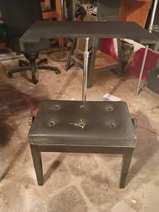 lot 3317 image: Adjustable Posing Bench and Adjustable Posing Table