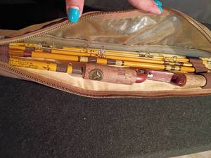 lot 3327 image: Vintage Eagle Claw Fishing Pole with Case.  Breaks down to 23in.