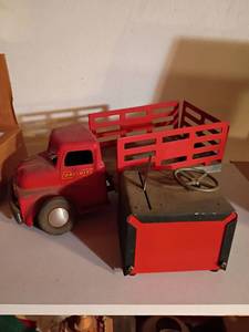 lot 3329 image: Vintage Dri Vit Truck with Remote.  L N Schwien Engineering Co.