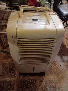 lot 3358 image: Frigidaire Dehumidifier