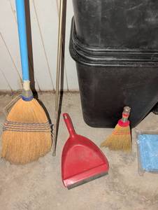 lot 3367 image: Cleaning Supplies Lot Brooms Dustpans Buckets Cloth
