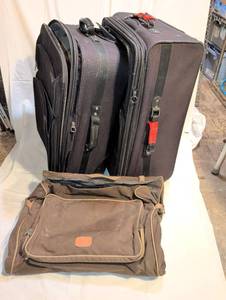 lot 3421 image: Large Samsonite luggage with wheels and garment bag