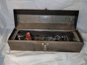 lot 3434 image: Toolbox full of pulleys and screw eyes