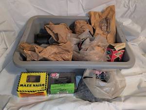 lot 3438 image: Heavy tub of fasteners and nails