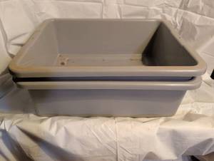 lot 3440 image: 21x16x6 bus tubs qty 2 in basement