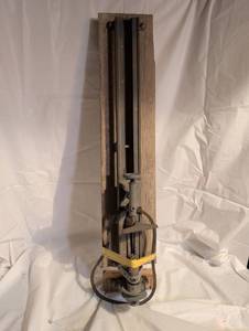 lot 3441 image: Vintage lathe 30 inches long