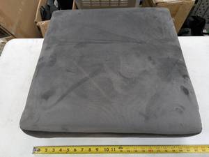 lot 311 image: Seat Cushion 21 x 21 Gray