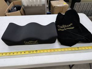 lot 312 image: Contour Pillow