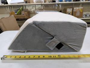 lot 318 image: 2-in-1 Wedge Pillow