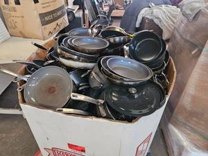 lot 99999 image: HUGE LOT   250 POTS, PANS, SKILLETS & COOKWARE   RESELLERS DREAM