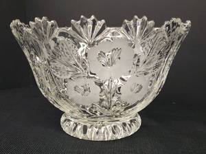 lot 32 image: Vintage Imperlux  Rose Handcut 24% Lead Crystal Footed Console Bowl - Made in Poland - 9in W x 6in T