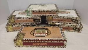 lot 42 image: Collection of 6 Vintage Arturo Fuente Wooden Cigar Boxes