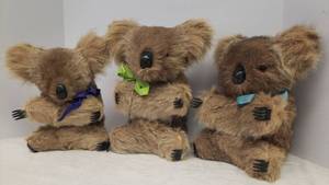 lot 46 image: Set of 3 Vintage Genuine Fur - Koala Bear Plush Animals - Largest is 12in T