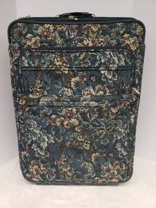 lot 71 image: Large Atlantic Luggage Tapestry Style Soft Side Suitcase on Casters with Retractable Handle - 32in L x 22in W x 12in T