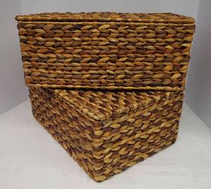 lot 113 image: 2 Woven Natural Grass Lidded Storage Boxes with Metal Frames - 15in L x 11in W x 6.5in T