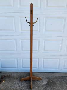 lot 75 image: Antique Arts &amp Crafts Oak Hall Tree Coat Rack with Cast Metal Hooks&nbsp