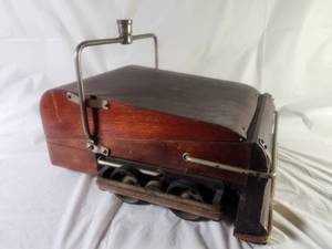 lot 90 image: Pneuvac Sweeper Vacuum Antique 1907 Wooden Carpet Sweeper