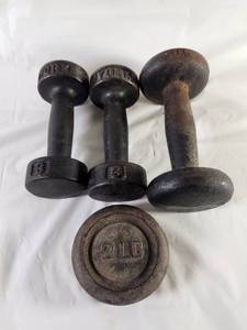 lot 97 image: York 3 LB 2 LB Dumbbells Lot of 4