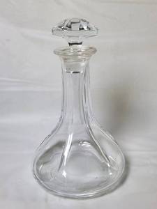 lot 126 image: Crystal Decanter with Faceted Dome Stopper 10 inches