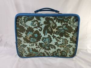 lot 160 image: 1960s Vintage Blue Floral Tapestry Luggage Case with Handle
