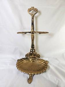lot 166 image: Vintage Cast Metal Towel Rack