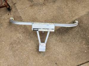 lot 210 image: Husky Roof Ladder Bracket Stand-Off Stabilizer Bar