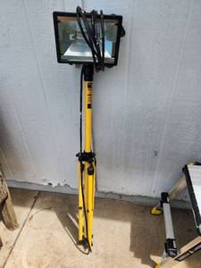 lot 216 image: Bull Dog Power Lite BD-8U Portable Work Light 500W Halogen Works
