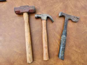 lot 251 image: Lot of 3 Hand Hammers with Wood Handles including Evergrip