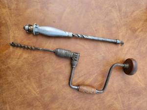 lot 252 image: Hand Drill Brace Lot with Bits and Auger