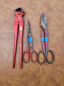 lot 255 image: 3-Piece Hand Tool Set Cutting Pliers Shears
