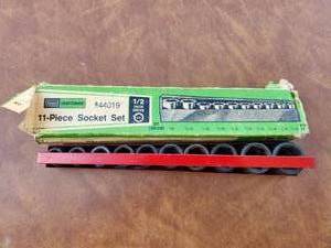 lot 284 image: Sears Craftsman 11-Piece Socket Set 944019 12 inch Drive