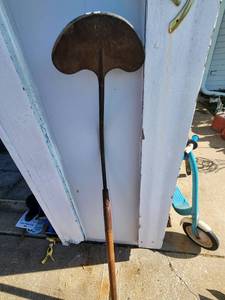 lot 299 image: Antique Sod Lifting Tool Wood Handle Metal Blade