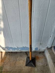 lot 308 image: Roughneck Tamper Wood Handle
