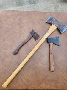 lot 323 image: Lot of 3 Axes and Hatchets with Wood Handles
