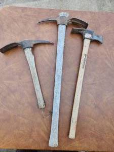 lot 324 image: 3 Vintage Rustic Pickax