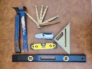 lot 327 image: Hand Tools Lot Level Tape Measure Utility Knife Pry Bar Triangle Square