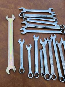lot 339 image: Mixed Wrench Set 25 Pieces