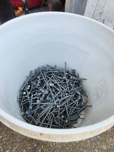 lot 343 image: Bulk Nails Assorted Sizes