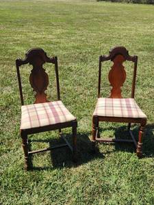 lot 361 image: Pair of Antique Mahogany Side Chairs with Upholstered Seats