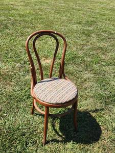 lot 364 image: Vintage Bentwood Balloon Back Side Chair