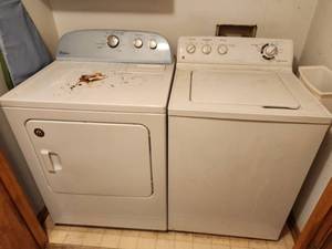 lot 383 image: Whirlpool Washer and Dryer Laundry Pair Working