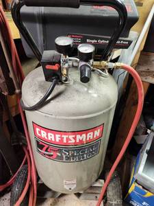 lot 387 image: Craftsman 6 HP 30 Gallon Single Cylinder Oil-Free Air Compressor 150 PSI Works