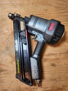lot 403 image: Senco FramePro 701XP Pneumatic Framing Nailer Works