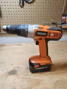lot 405 image: RIDGID 18V Lithium Ion Cordless Drill with Battery R8411503
