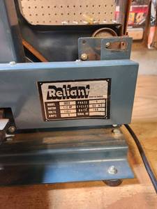 lot 406 image: Reliant DD22 12 HP Bench Grinder 110V 60Hz Works
