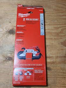 lot 418 image: Milwaukee Deep Cut Portable Band Saw Blade 18 TPI 48-39-0524